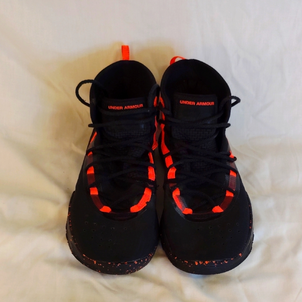 Under Armour Black and Orange Sneakers Modern Athletic Design